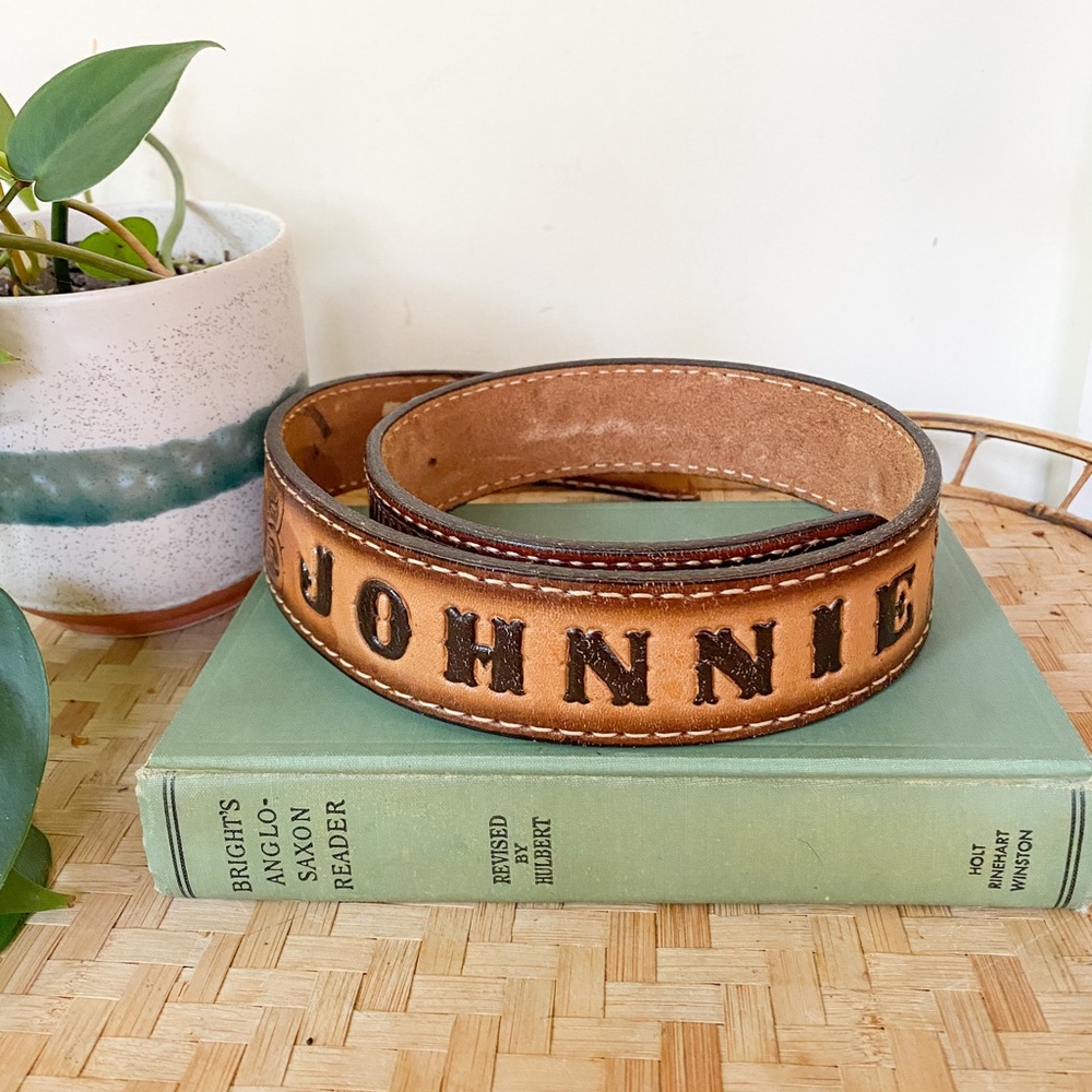 Vintage 70s Tooled Leather Belt
